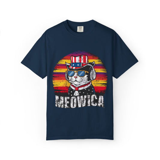 Meowica Patriotic Cat Unisex T-Shirt – Retro USA Flag